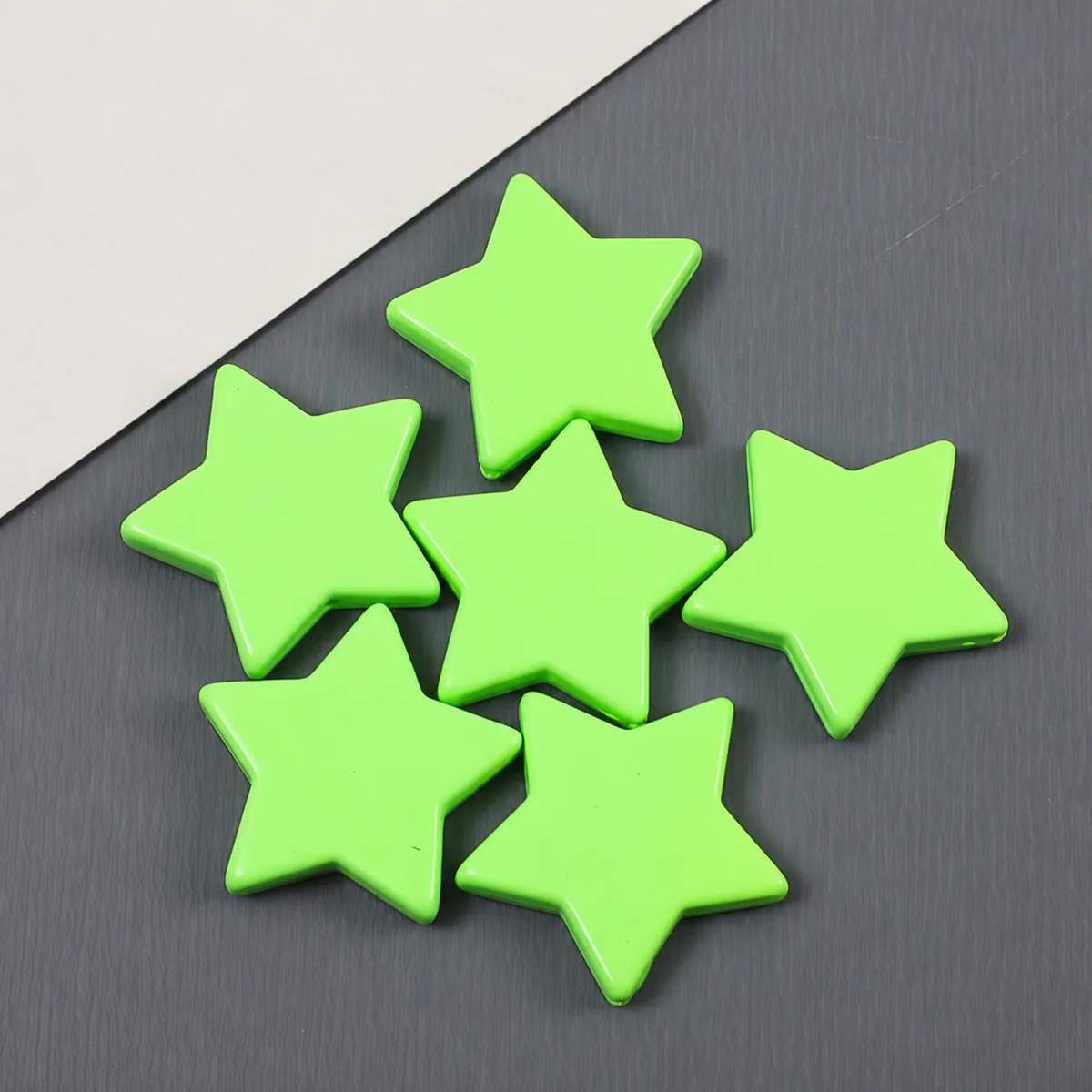 Light Green Flat Star Acrylic Beads, actual option photograph