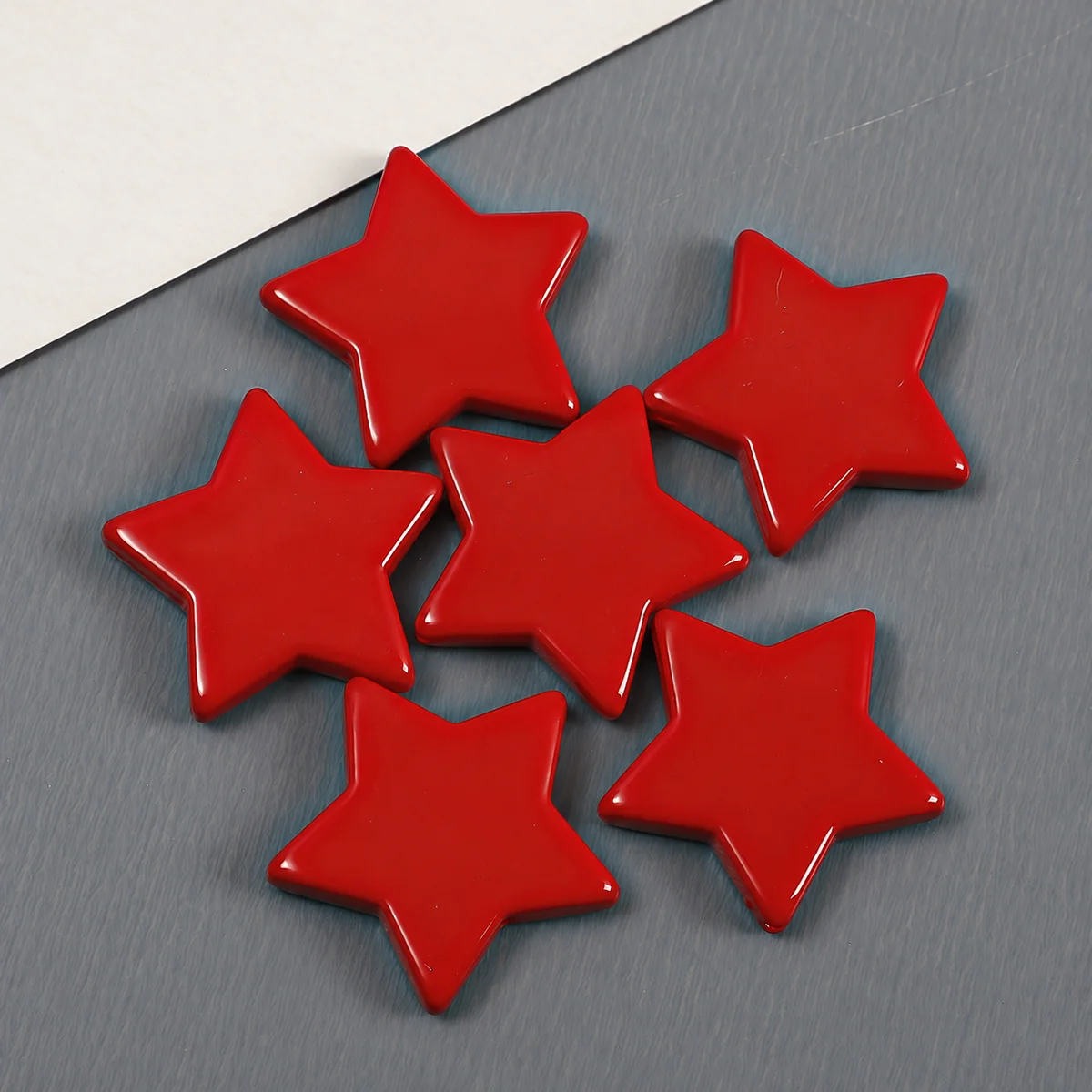 Red Flat Star Acrylic Beads, actual option photograph