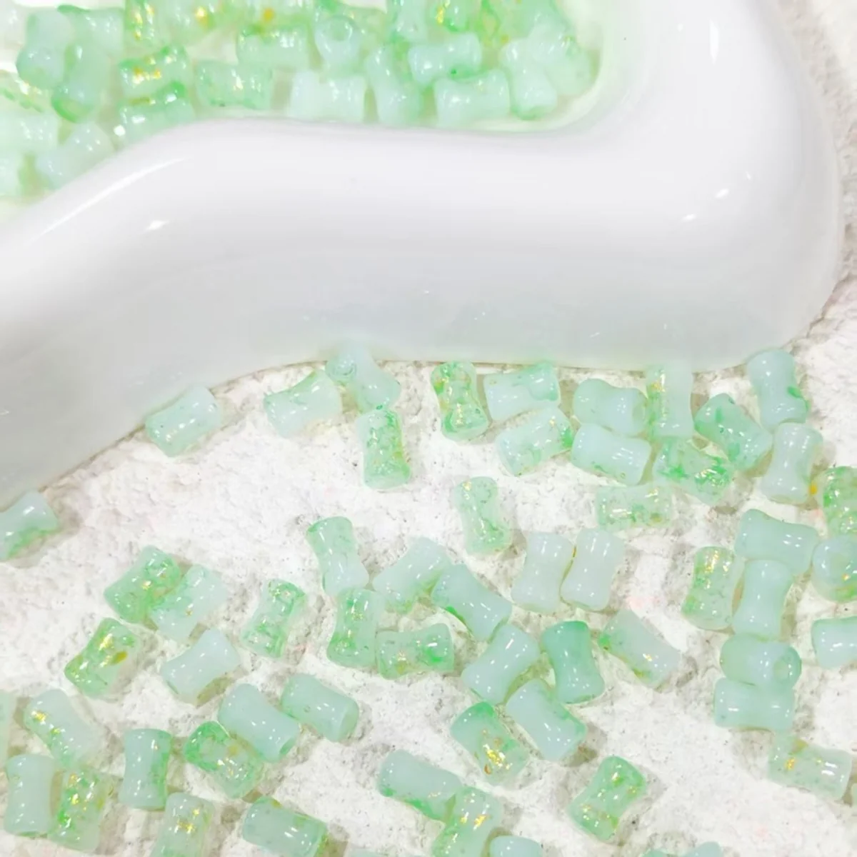 Light Green 6 × 3 mm glass tube beads, selected color option